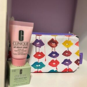 💜SOLD💜Clinique Lip Print Bag with Skincare Set💕New